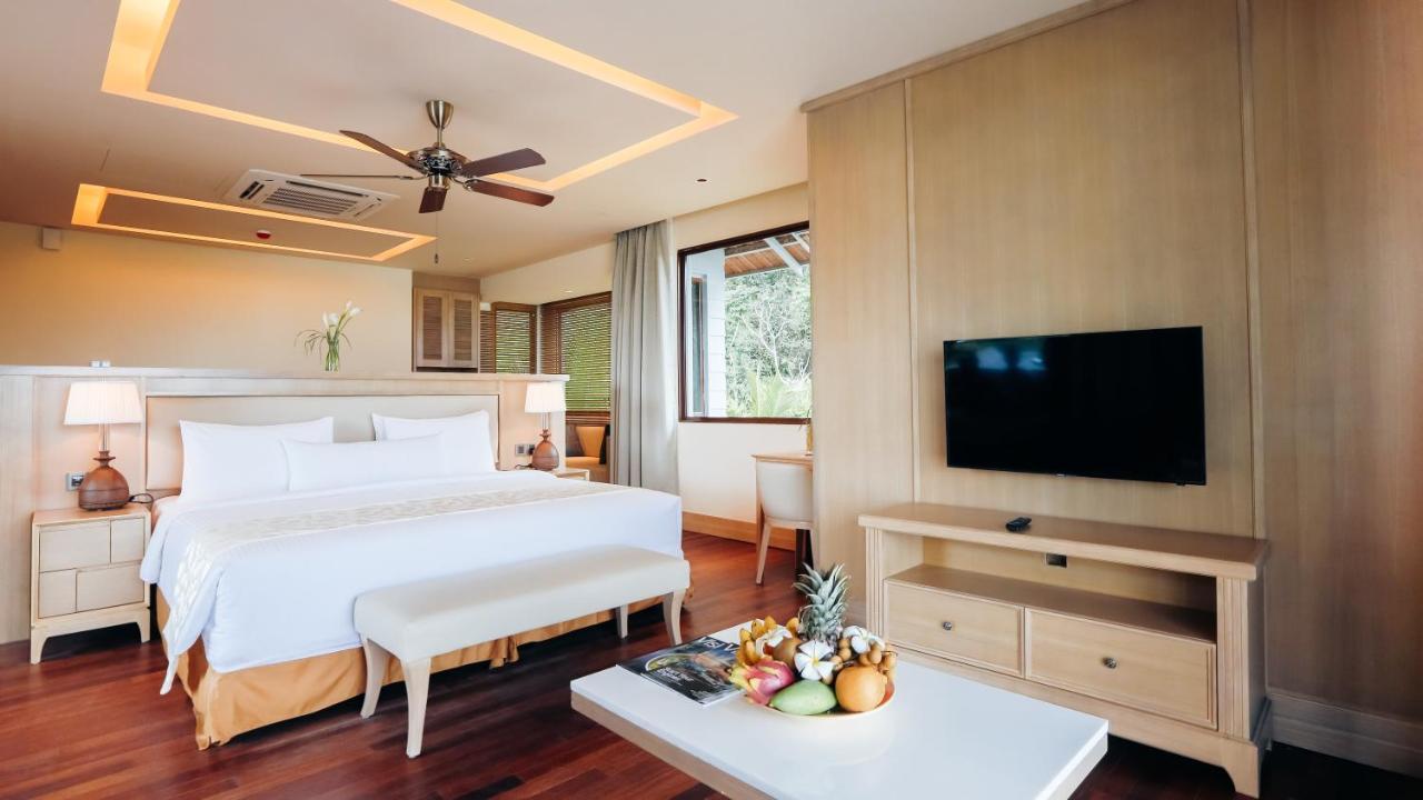 Royale Chulan Cherating Villa Bagian luar foto