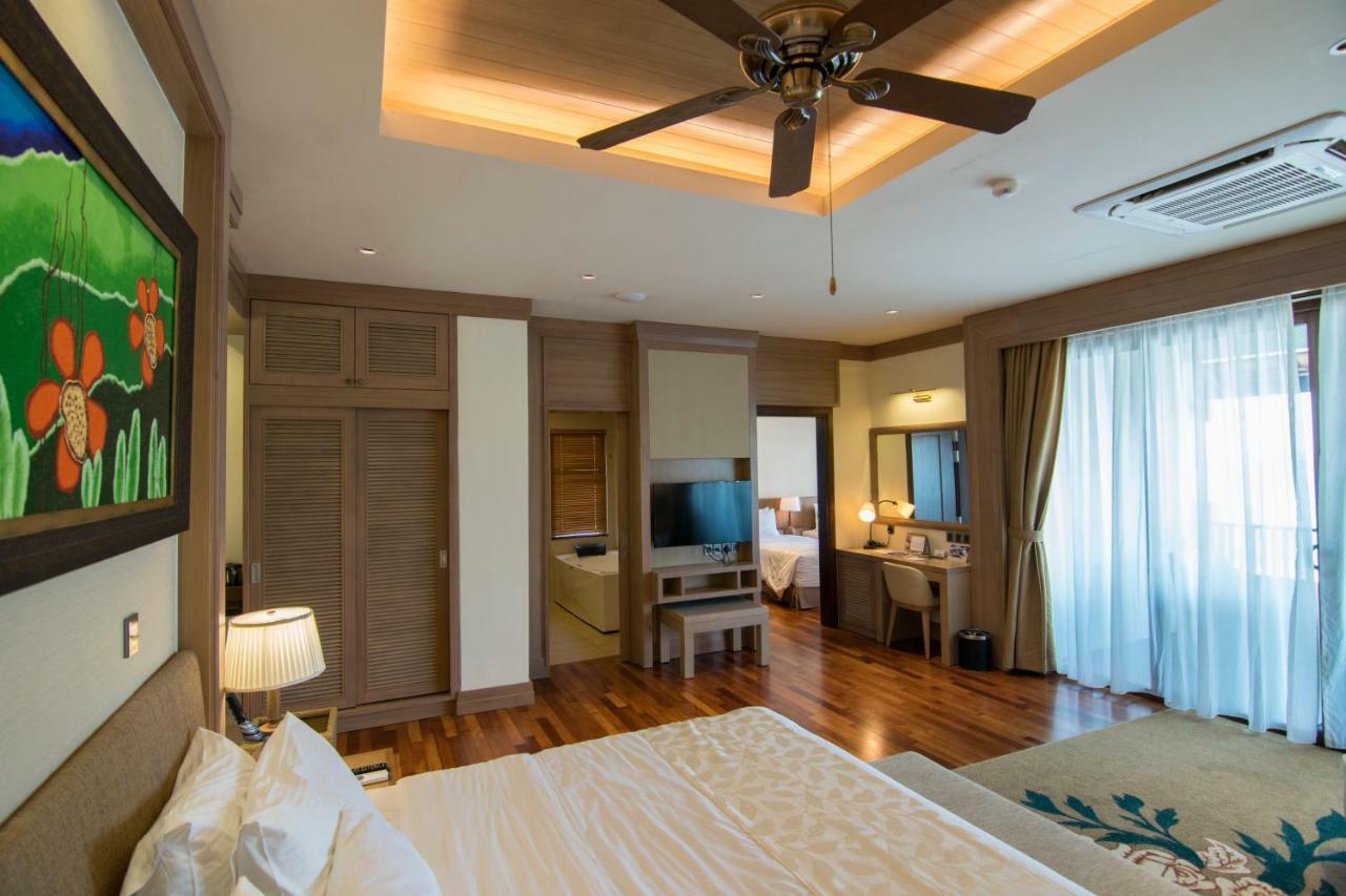 Royale Chulan Cherating Villa Bagian luar foto