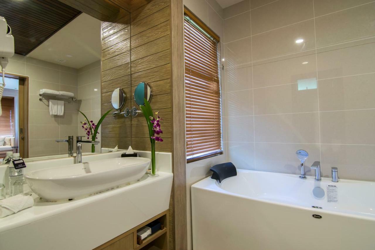 Royale Chulan Cherating Villa Bagian luar foto